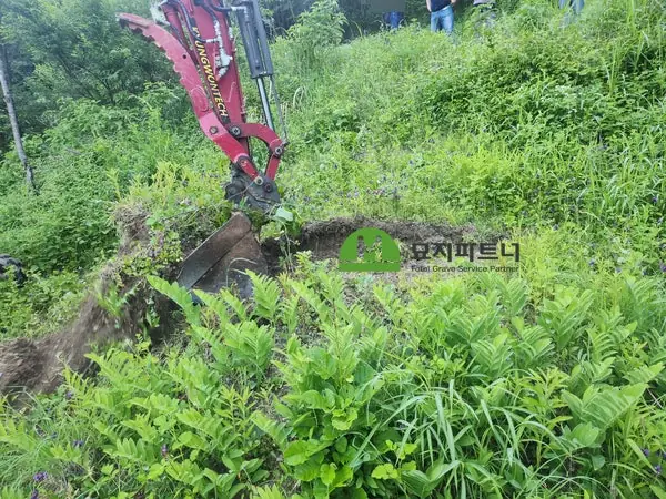 고창 묘지이장 현장 사진 - 고창 부안 정읍 묘지이장, 벌초 부담 줄이는 평장묘와 기존 비석 처리