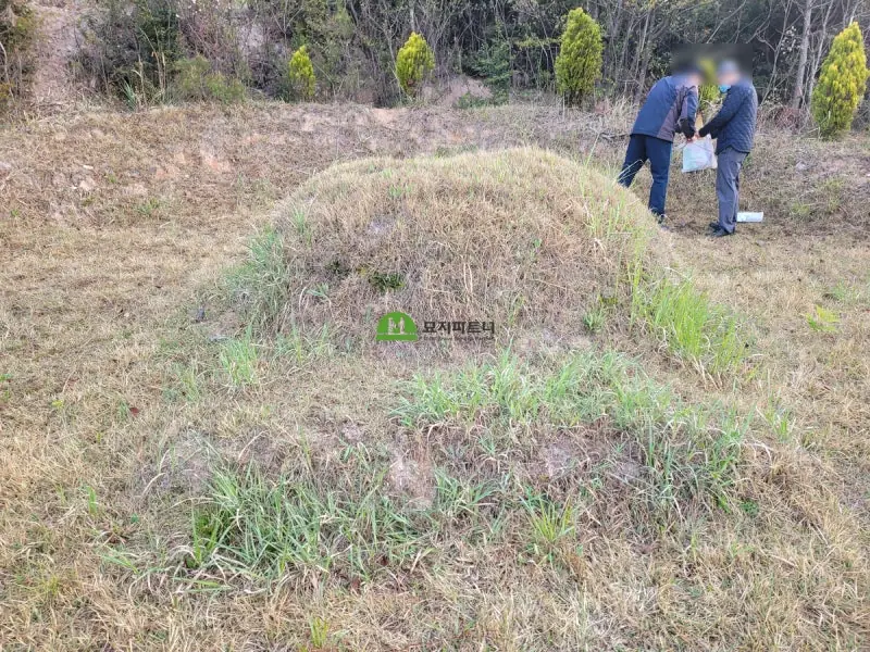 구례 묘지이장 현장 사진 - 구례 묘지이장 빨간색 천의 정체와 용도는...?