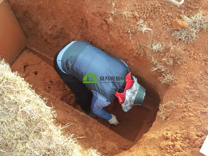 전주 묘지이장 현장 사진 - 산소 훼손으로 인한 전주 윤달 묘지이장